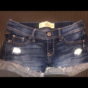 Hollister dark wash short, size 0
